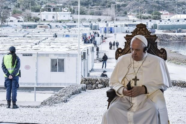 Pope Francis returns to Lesbos: <br>‘I am here to see your faces, I am here to look into your eyes’.